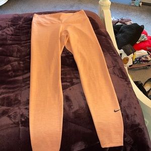 NWOT Nike full-length salmon/coral leggings